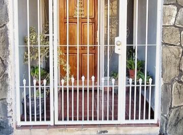 Casa · 110m² · 3 Ambientes · 1 Cochera · Venta de Muy Linda Casa * 3 Amb * Apta Credito