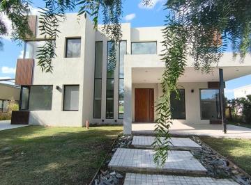 Casa · 290m² · 9 Ambientes · 6 Cocheras · Casa en San Sebastián, Área 2, Parque Al Pulmón Verde