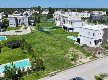 Terreno · 675m² · Terreno en Laguna Grande