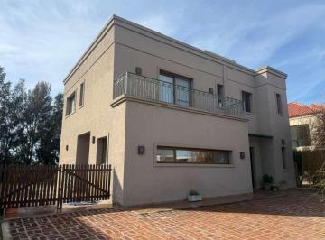 GLE-GLE-1253_2 · Casa 4 Ambientes. | Calle 47 Al 6700