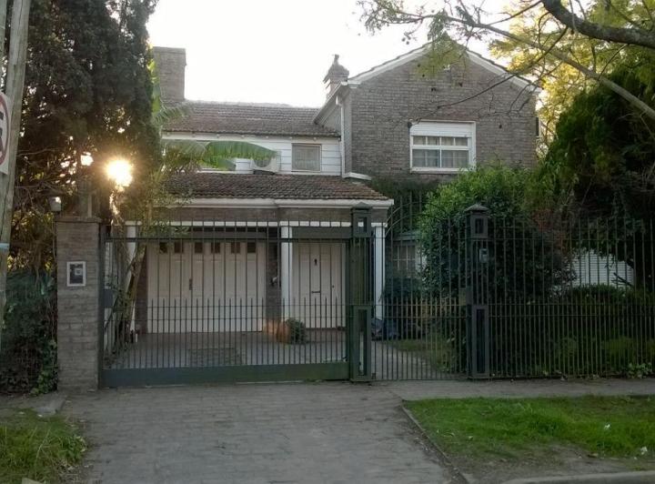Casa · 180m² · 4 Ambientes · 1 Cochera