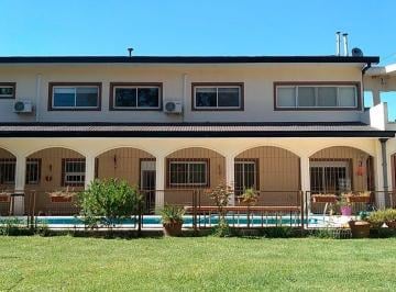 Casa de 5 ambientes, Berazategui · Finca con 4 Dorm. y Piscina