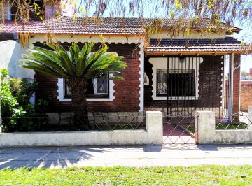 Casa de 4 ambientes, Lomas de Zamora · Luis S Peña 1640 Temp. E. Apto Crédito Fondo Libre Potencial 317 m² Sup 4 Amb!