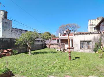 Casa de 4 ambientes, Lomas de Zamora · Luis S Peña 1640 Temp. E. Apto Crédito Fondo Libre Potencial 317 m² Sup 4 Amb!