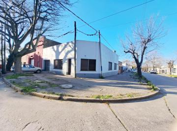 Casa de 6 ambientes, La Plata · 37 y 121, Casa de Tres Dorm. con Garage
