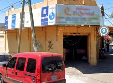 Local comercial , Berazategui · Local en Esquina con Dependencias