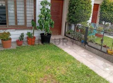 Casa · 80m² · 3 Ambientes · 1 Cochera · Casa Duplex Venta Adrogue Apto Credito Bancario