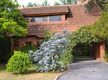 Casa · 120m² · 4 Ambientes · 2 Cocheras · Casa en Venta - Banco Provincia de Bs. As.