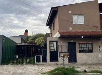 Casa · 161m² · 7 Ambientes · 1 Cochera · Casa en Venta en San Justo