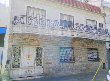 Casa de 5 ambientes, Villa Luro · Casa de 5 Amb. C/garage, Tza y un Gran Fondo. Lote:10 X 22