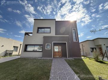 Casa · 195m² · Casa en Venta en San Pablo