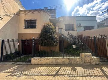 Casa de 4 ambientes, Tigre · Casa en Dos Plantas con Jardín y Cochera en Excelente Ubicación