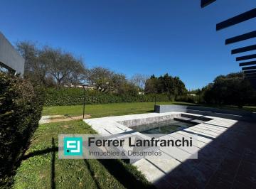 Casa · 300m² · 5 Ambientes · 1 Cochera · Venta Casa 3 Dormitorio Amplio Jardin en Causana