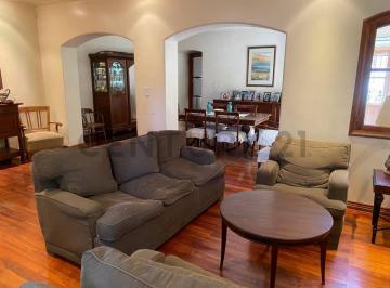 Casa · 202m² · 7 Ambientes · 1 Cochera · Quinta Seccion - Casa en Venta