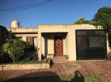 Casa · 94m² · Apta Crédito