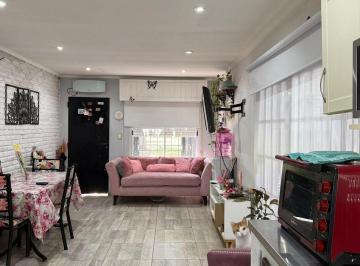 Casa · 90m² · 3 Ambientes · 1 Cochera · Casa en Lote Propio de 3 Amb con Cochera y Pileta