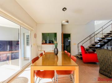 Casa · 282m² · 5 Ambientes · 2 Cocheras · Casa en Parque Patricios con Parque y Pileta