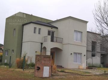 Casa · 278m² · 5 Ambientes · 1 Cochera · Alquiler Venta Casa 5 Ambientes en Lujan del Sol