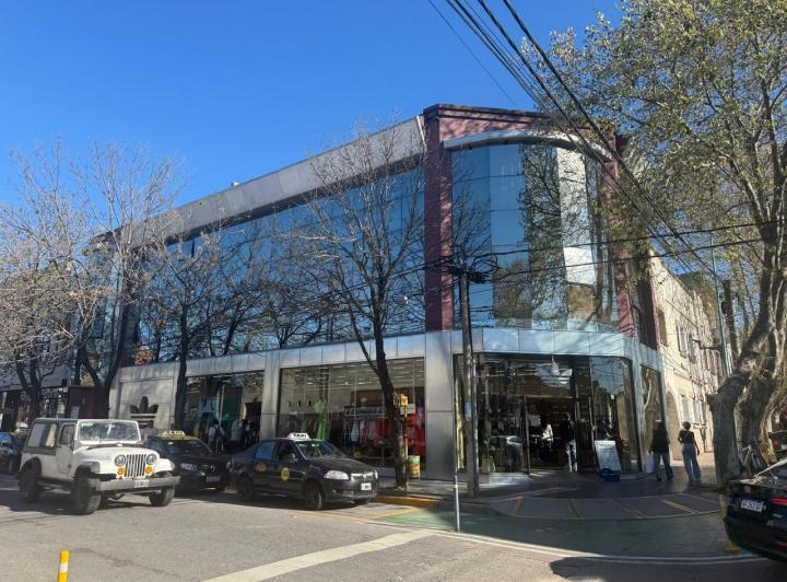 Oficina comercial · 100m² · 7 Ambientes