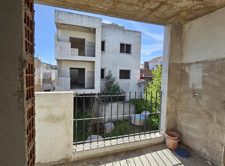 Terreno · 733m²