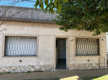 Casa de 3 ambientes, La Matanza · Alquiler - Casa 3 Ambientes con Patio y Fondo Parquizado - Villa Luzuriaga