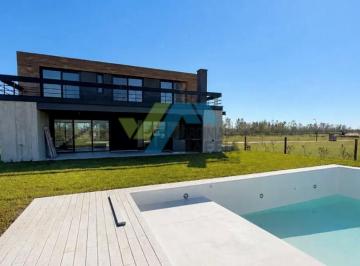 Casa · 296m² · 5 Ambientes · 2 Cocheras · Casa en Venta en Amarras, Puertos, Escobar
