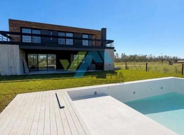 Casa · 296m² · 5 Ambientes · 2 Cocheras · Casa en Venta en Amarras, Puertos, Escobar