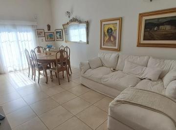 Casa · 250m² · 9 Ambientes · 2 Cocheras · Casa en Bajo Palermo