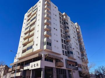 Departamento · 4 Ambientes · Departamento Céntrico en Edificio Jockey Club