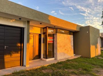 Casa · 201m² · 13 Ambientes · 3 Cocheras · Casa en Tierras del Fundador