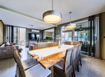 Casa · 310m² · 8 Ambientes · 2 Cocheras · Hermosa Casa Estilo Vanguardista en Cañuelas Village