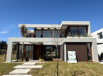 Casa de 6 ambientes, Tigre · Dueño Vende - Casa a Estrenar Carpinchos Lote 264