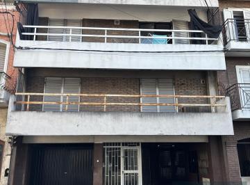 Departamento · 58m² · 4 Ambientes · 1 Cochera · Departamento Dos Dorm. y Cochera