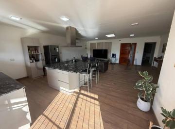 Casa · 140m² · 4 Ambientes · 2 Cocheras · Casa 4 Ambientes Olivera Lujan
