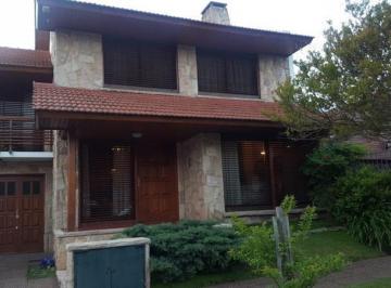 Casa · 452m² · 6 Ambientes · 2 Cocheras · Chalet en Venta