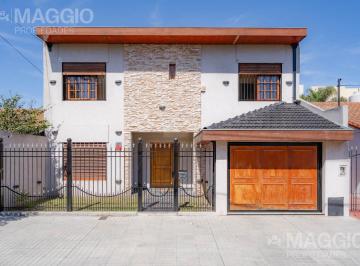 Casa · 400m² · 5 Ambientes · 2 Cocheras · Casa Venta en Villa Luzuriaga
