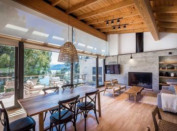 Casa · 105m² · 3 Ambientes · Casa con Vista Al Lago Nahuel Huapi