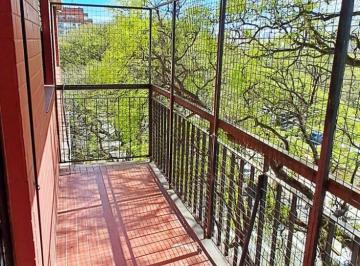 Departamento de 4 ambientes, Parque Patricios · Departamento en Venta 4 Amb Al Frente C/balcón en Parque Patricios