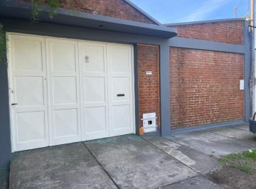 Terreno de 3 ambientes, Lomas de Zamora · Venta de Amplio Lote en Lomas de Zamora con Casa Quincho y Pileta.