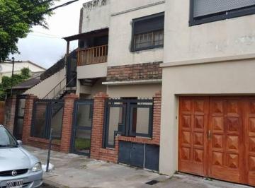 PH de 4 ambientes, Morón · ¡Nueva Oportunidad! - Casa PH Estilo Ferroviario