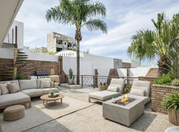 Casa · 340m² · 5 Ambientes · 2 Cocheras · Casa en Venta de 3 Dorm. con Pileta en General Paz