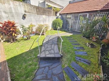 PH · 135m² · 2 Ambientes · 1 Cochera · Casa en Venta en Moron Sur - PH en Venta en Moron Sur
