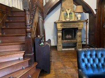 Living · Casa en Venta de 6 Ambientes en Parque Patricios con Cochera