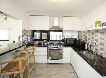 Casa · 330m² · 5 Ambientes · Casa en Venta en Villa Elisa