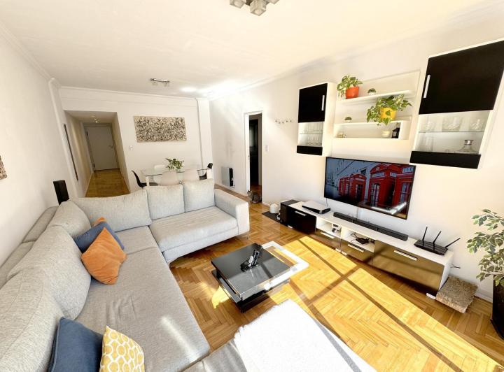 Departamento de 4 Ambientes con Cochera. Caballito. Venta. Apto Crédito.