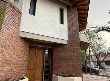 Casa · 248m² · 5 Ambientes · 2 Cocheras · Inkasa Inmobiliaria - Vende Hermosa Casa en Dorrego.