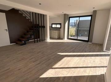 Departamento · 85m² · 3 Ambientes · 1 Cochera · Excelente Duplex de 2 Dorm.