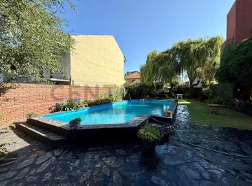 Casa · 185m² · 5 Ambientes · 3 Cocheras · Casa de 5 Ambientes con Parque y Pileta, Barrio Santa Mónica, Mar del Plata
