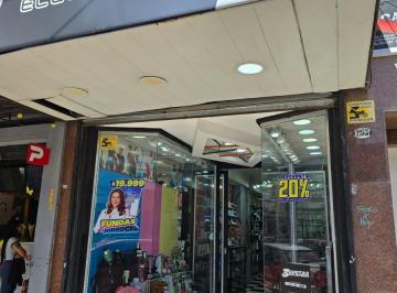 Local comercial · 45m² · Local Ubicado en Una de Las 2 Cuadras Principales de Maipu