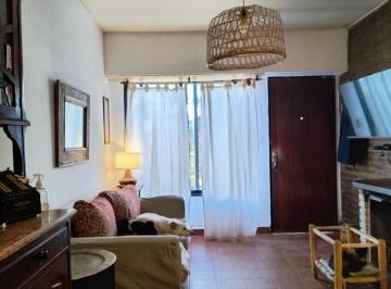 Casa de 3 ambientes, Lomas de Zamora · Muy Buena Propiedad